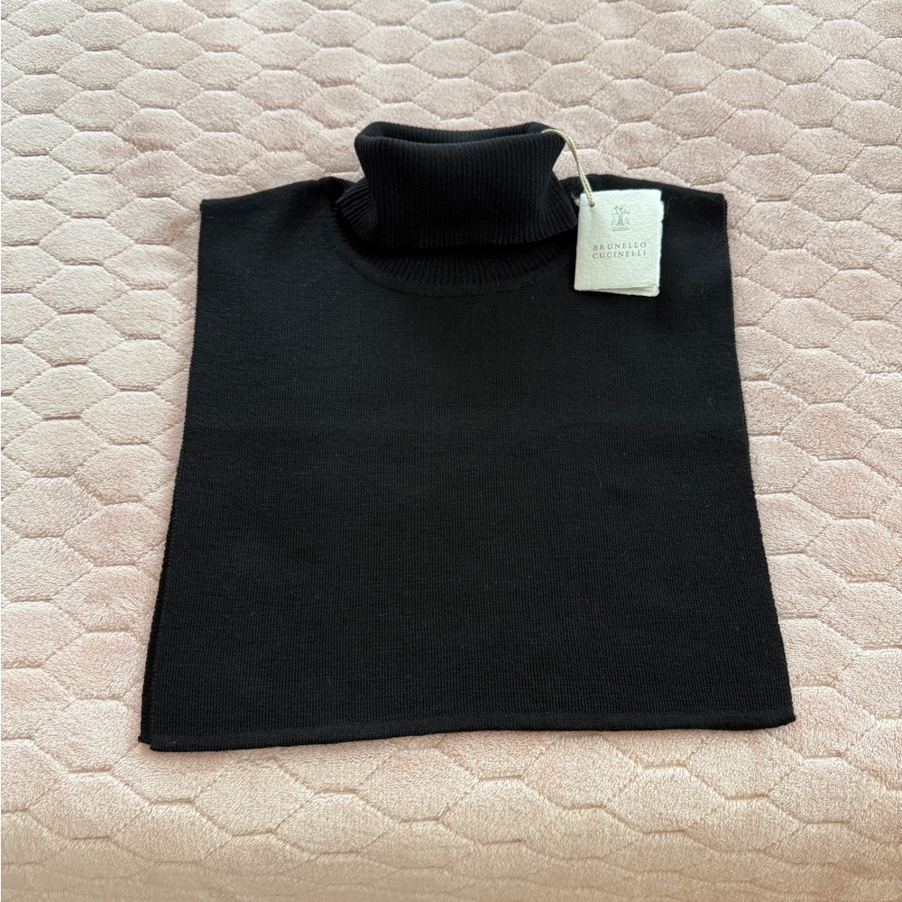 Brunello Cucinelli Black Turtleneck scarf. New!